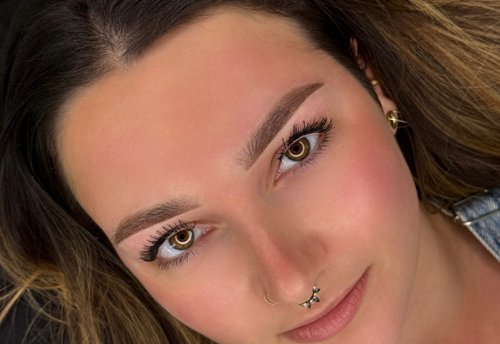 Maquillage semi-permanent des sourcils et des lèvres — salon Mlle Diaz Lorient