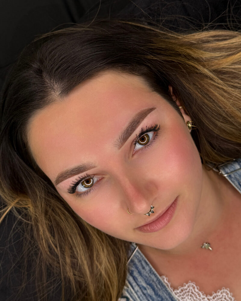 Maquillage semi-permanent des sourcils et des lèvres — salon Mlle Diaz Lorient